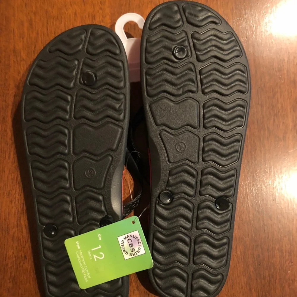 Men's flip flops brand new w/tags- 2 pairs